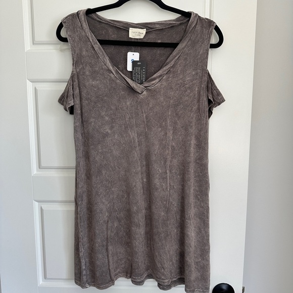 1.4.3. Story by Line Up Brown Sleeveless Tunic Top - Picture 1 of 3